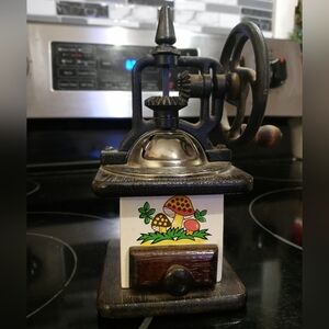🍄RARE VTG 1976 Sears & Roebuck Merry Mushroom Coffee Grinder Amazing Condition